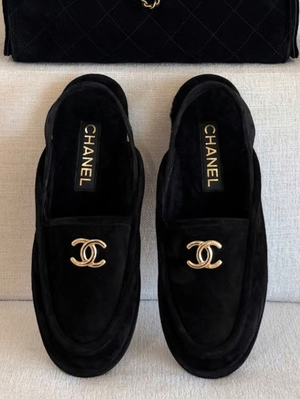 CHANEL💯CC Black + Gold Shearling Fur 🎀 Slingback Loafers In Suede 38.5 IT - Picture 13 of 13